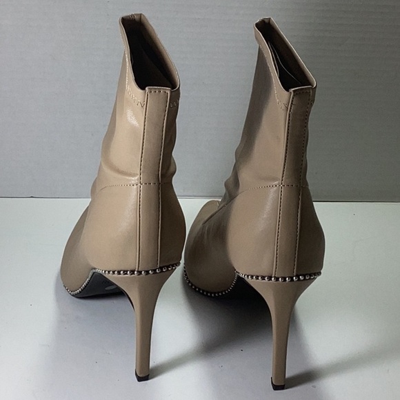 BAR III
Womens Beige Stretch Beaded Melanay Pointed Toe Stiletto - Picture 4 of 7